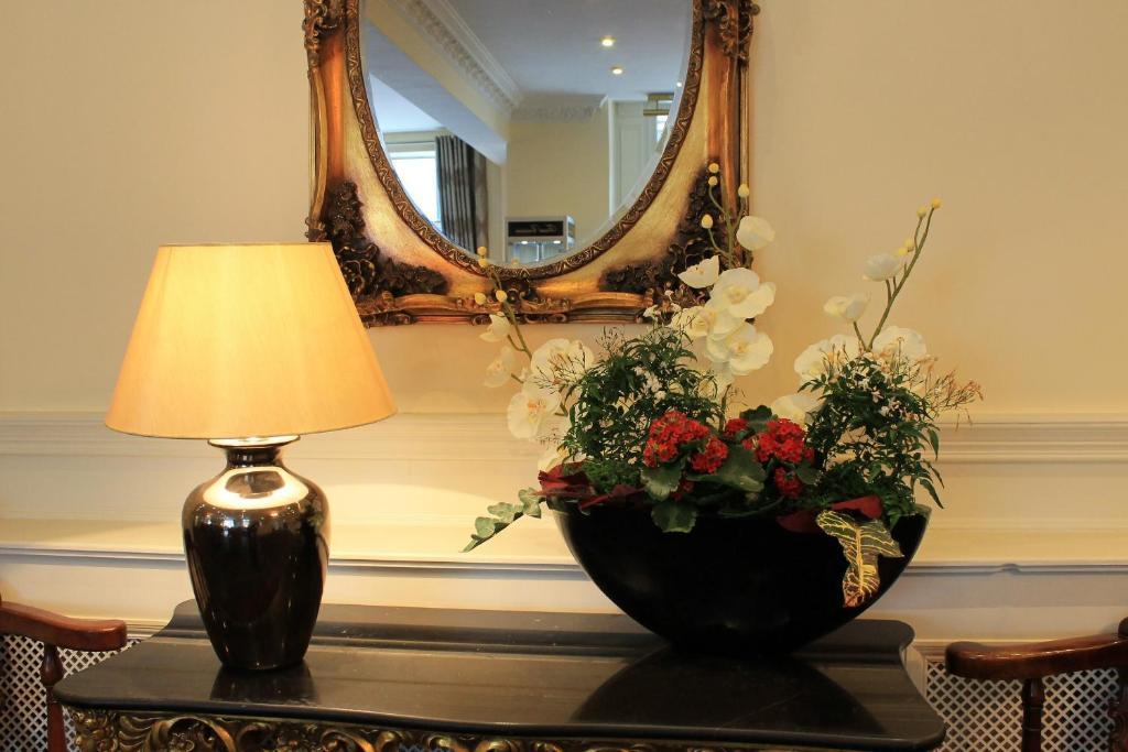 The Clonakilty Hotel מראה חיצוני תמונה