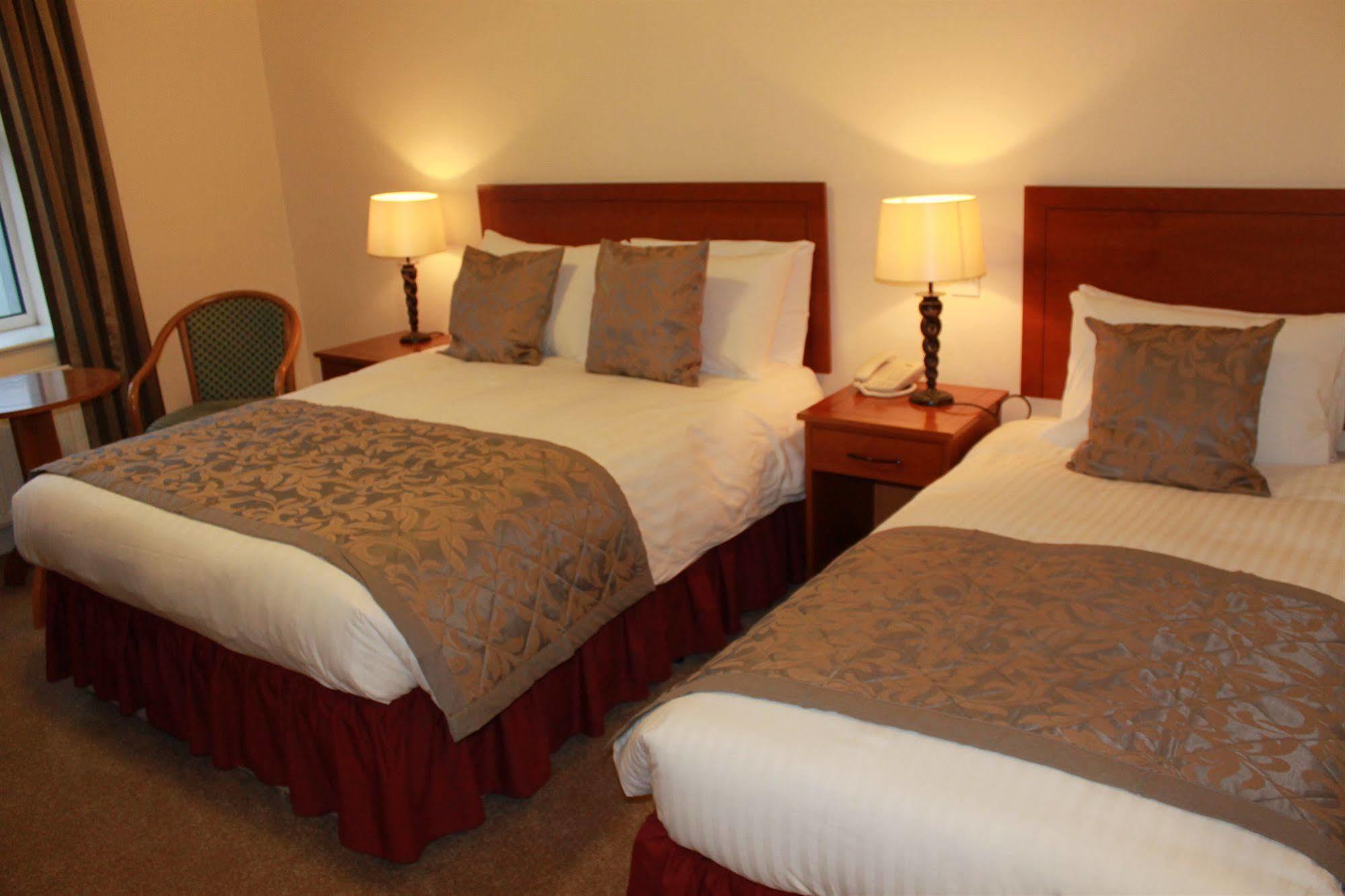 The Clonakilty Hotel מראה חיצוני תמונה